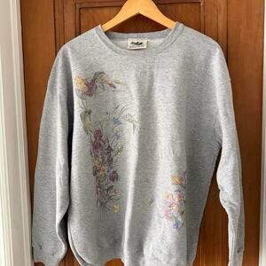 Super cute northern reflections grey floral sweatshirt